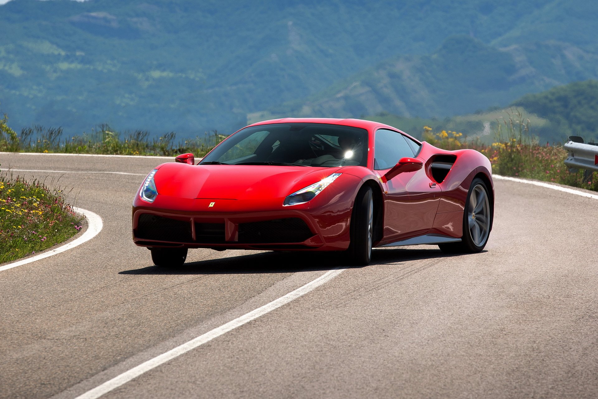 Download Ferrari 488 GTB Vehicle Ferrari 488 HD Wallpaper