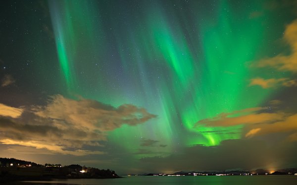 Nature Aurora Borealis Green Sky Sea Light Star HD Wallpaper | Background Image