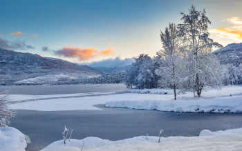 林祐介　KARHU & Picturesque Winter Landscape 2K Quad HD: Winter Lake — Snowbound Landscape Wallpaper
