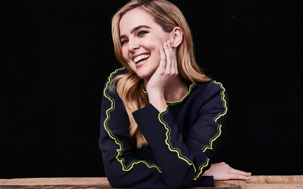 blonde brown eyes smile actress American Celebrity Zoey Deutch HD Desktop Wallpaper | Background Image