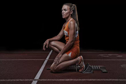 Track & Field blonde running Sports HD Desktop Wallpaper | Background Image