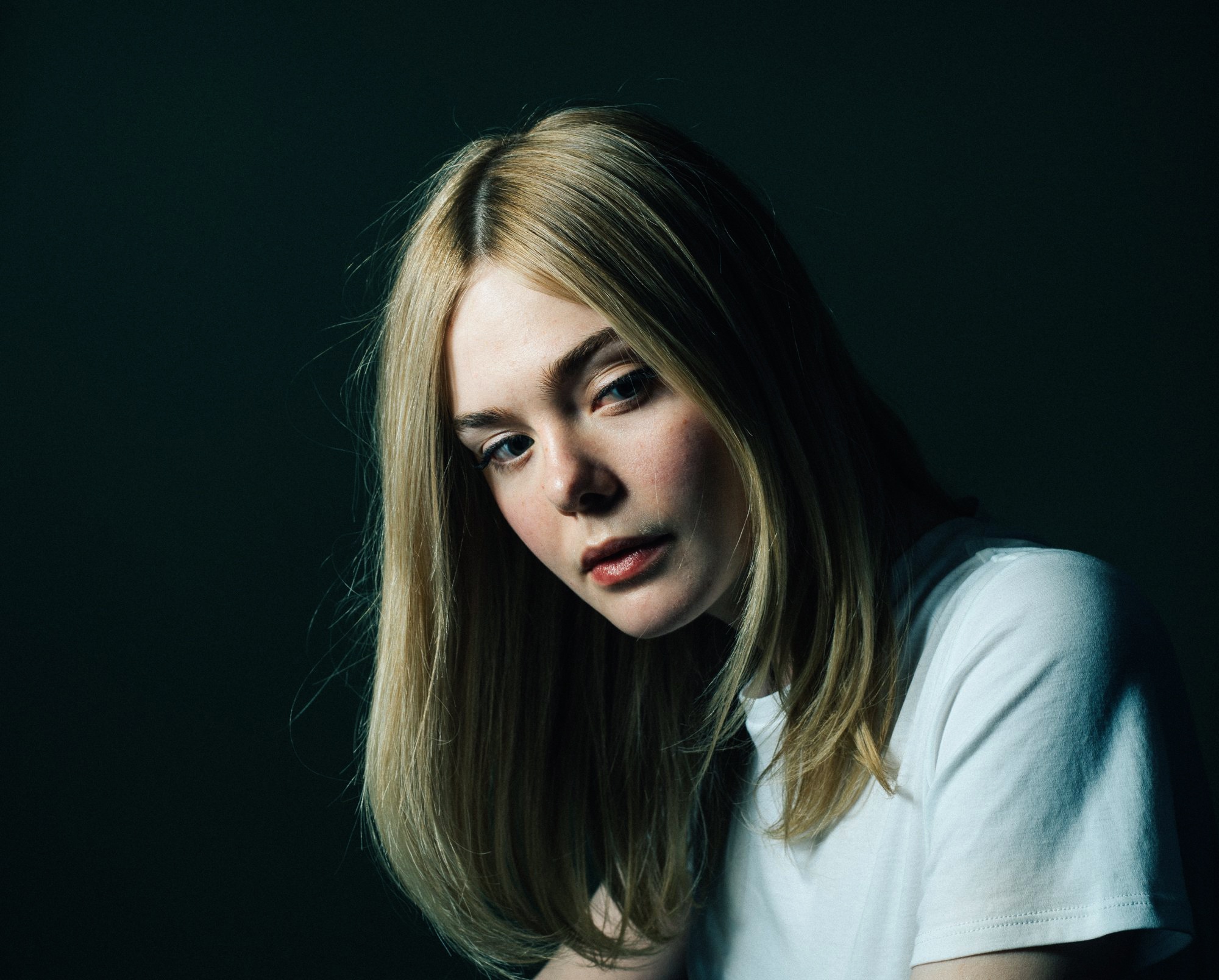 Elle Fanning 4K Wallpaper