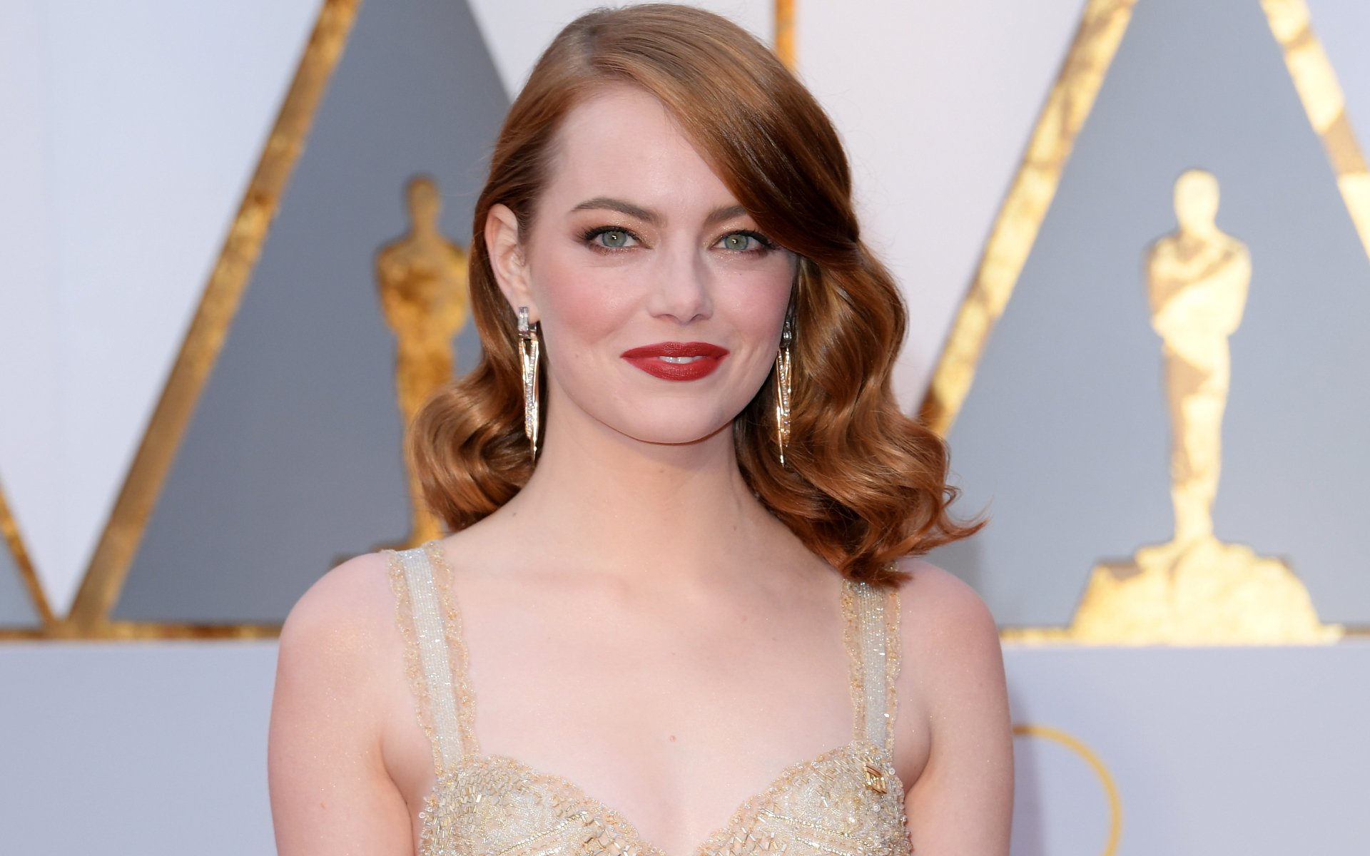 Download Lipstick Actress American Green Eyes Celebrity Emma Stone 4k Ultra Hd Wallpaper