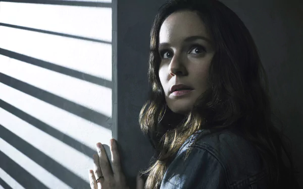 Sarah Wayne Callies Colony (TV Show) TV Show Colony HD Desktop Wallpaper | Background Image