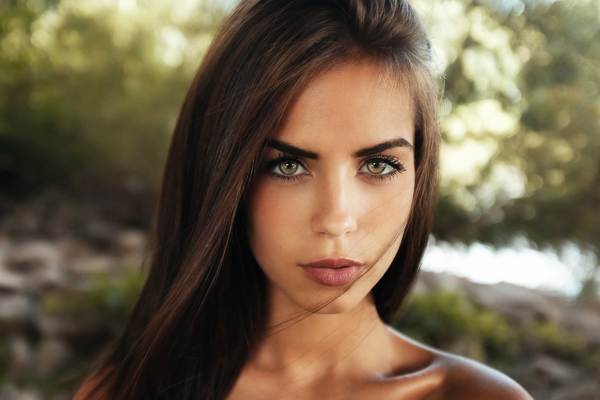 Download Brunette Green Eyes Woman Face Hd Wallpaper By Martin Kühn