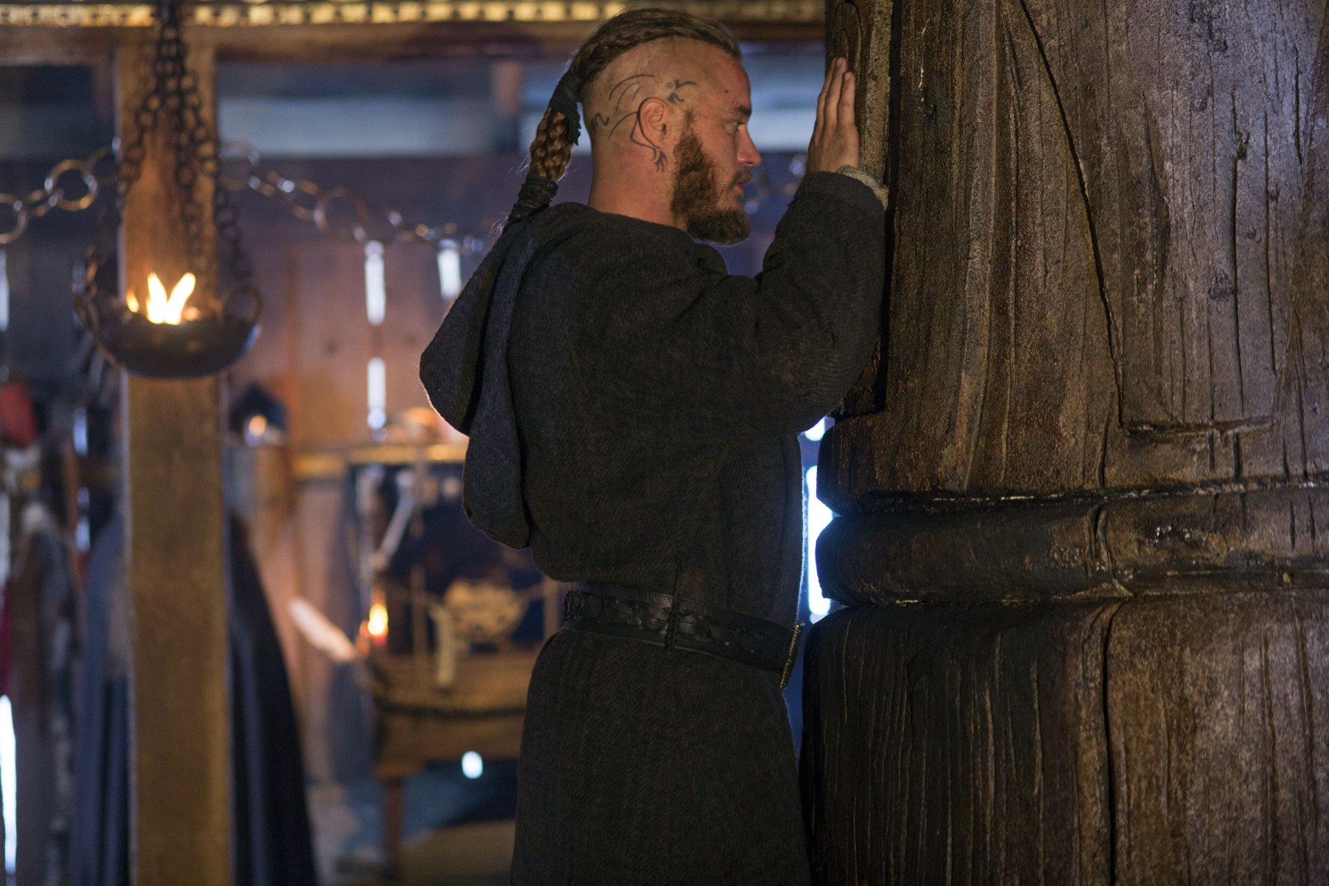 Download TV Show Vikings (2013) Ragnar Lothbrok HD Wallpaper