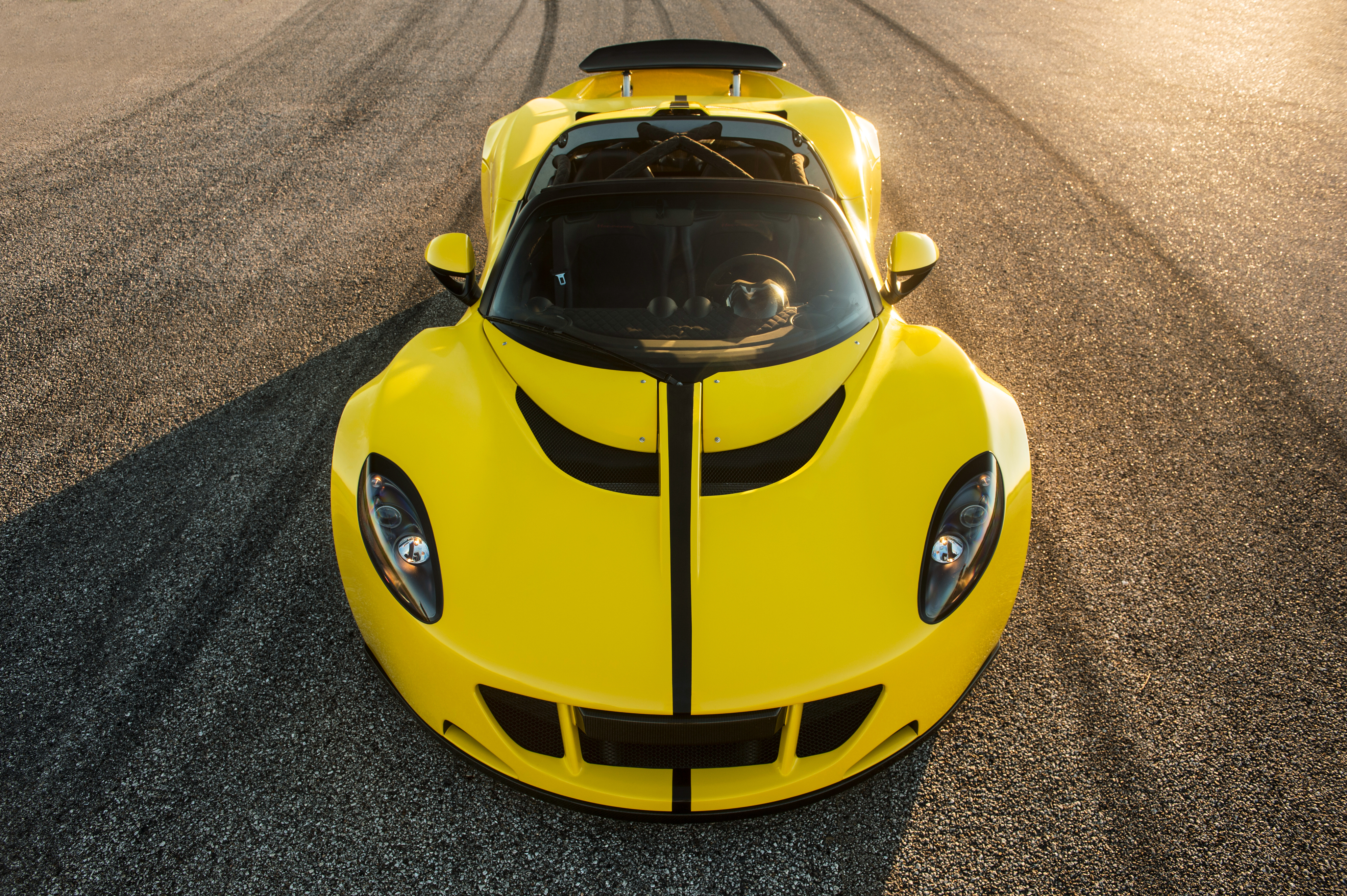 Hennessey-Venom-GT-Spyder-4k-Ultra-HD-Wallpaper-...