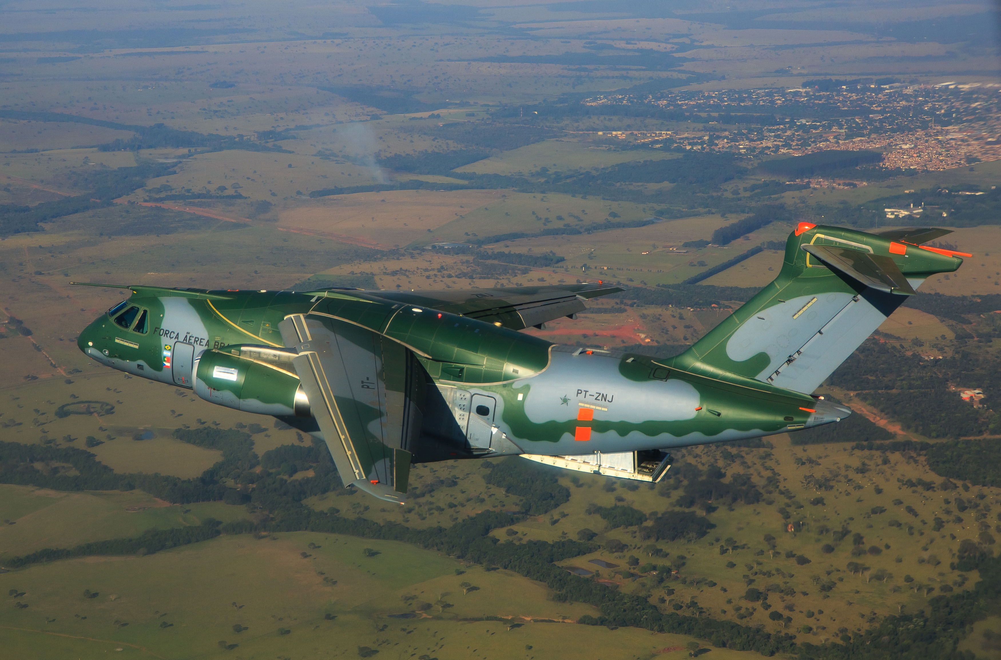 Military Embraer KC-390 HD Wallpaper | Background Image