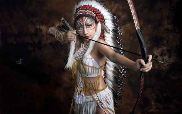 Mujeres Nativa americana Pluma Modelo Asiática Makeup Bow Cosplay Fondo de pantalla HD | Fondo de Escritorio