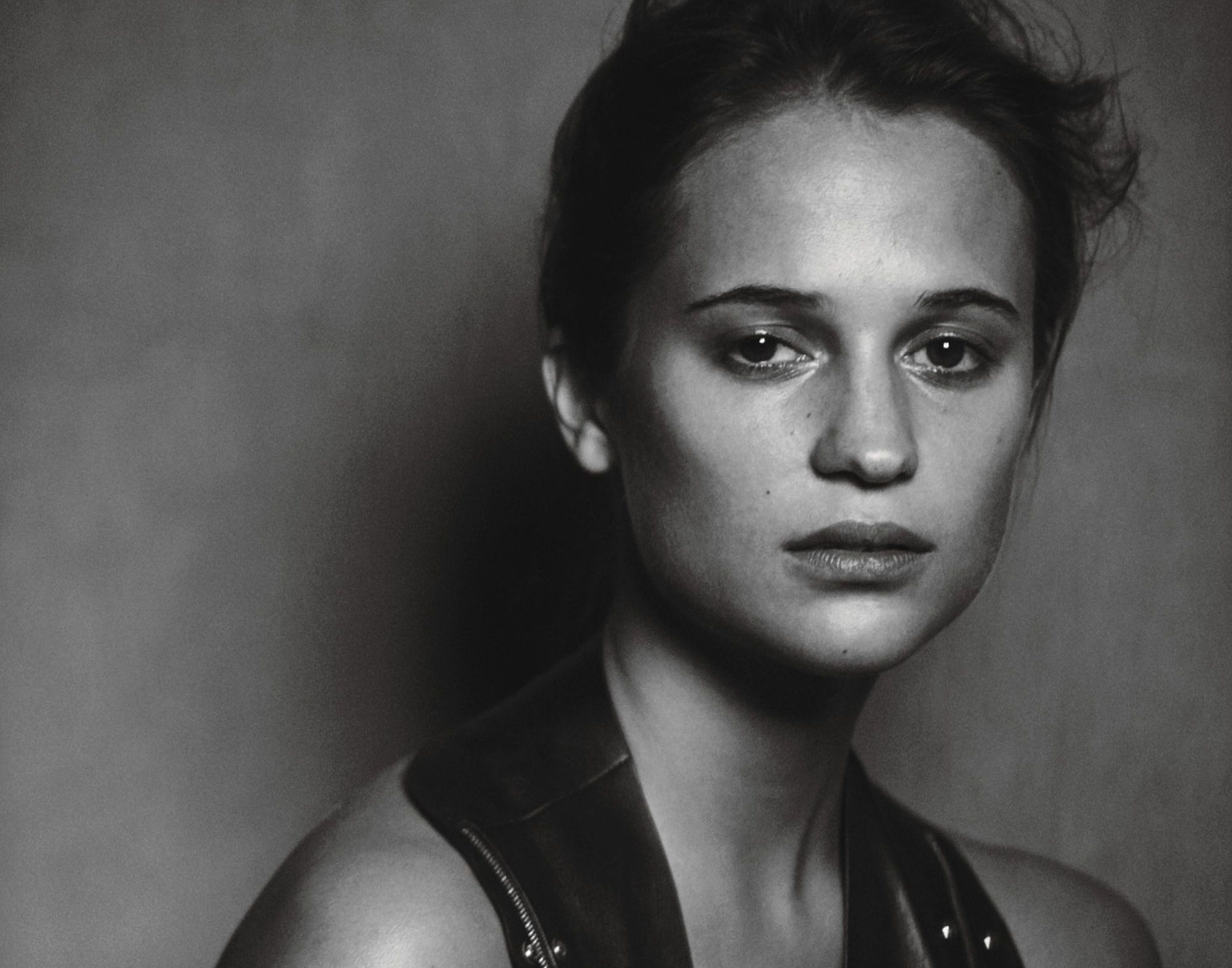 Celebrity Alicia Vikander HD Wallpaper