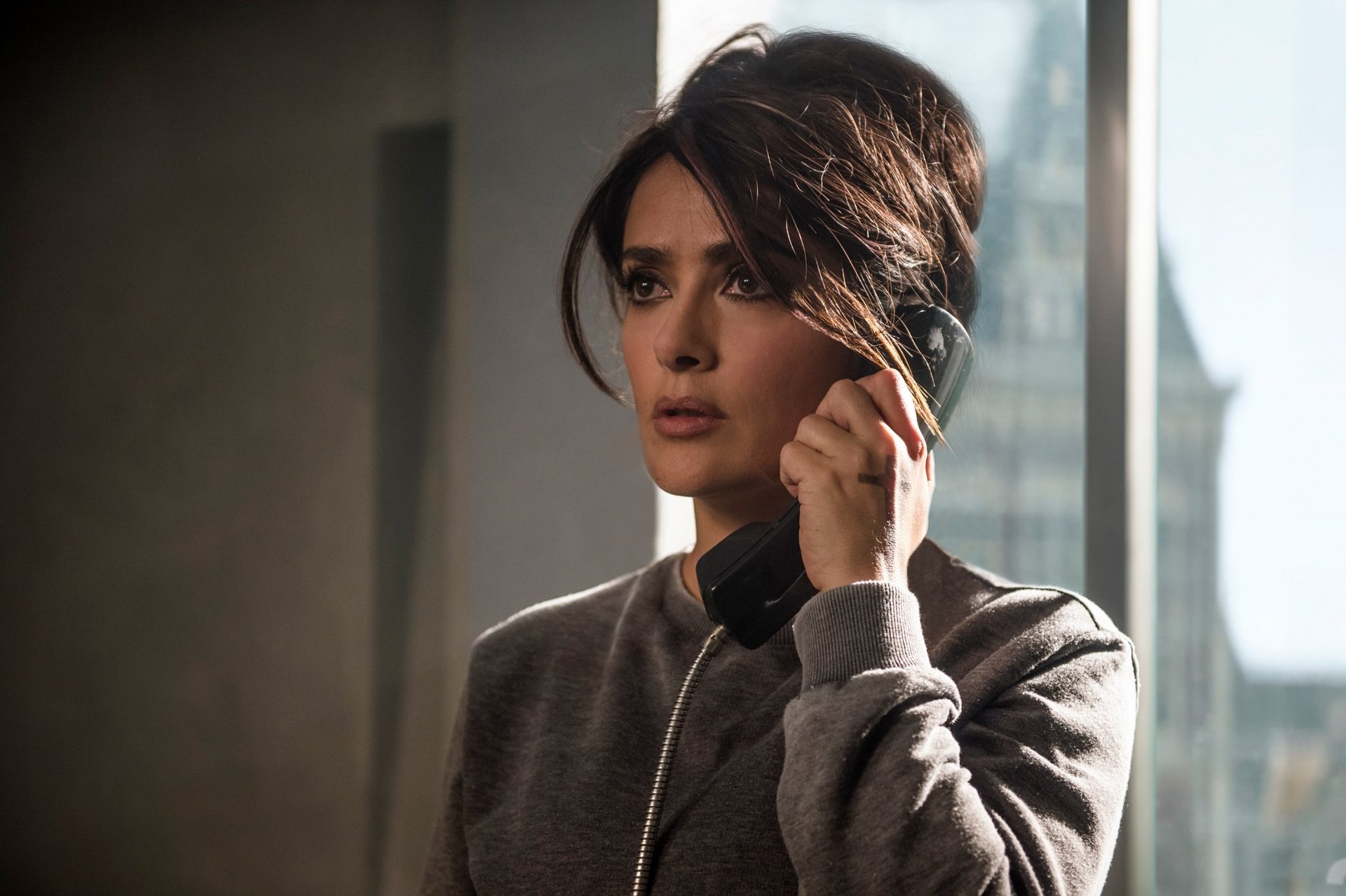 Download Salma Hayek Movie The Hitman's Bodyguard HD Wallpaper