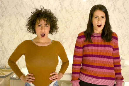 HD wallpaper of two characters from Broad City posing with surprised expressions, suitable as a desktop background.