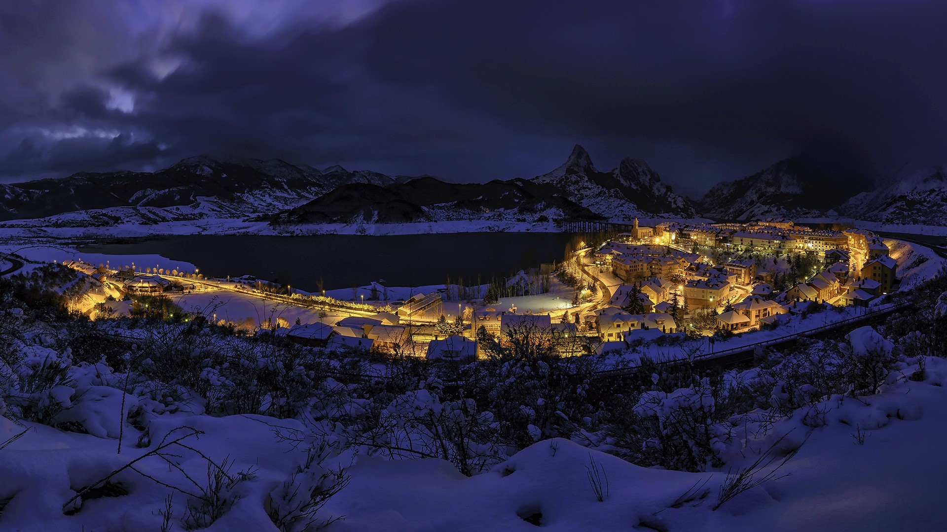 City on Winter Night HD Wallpaper | Background Image | 1920x1080 | ID ...