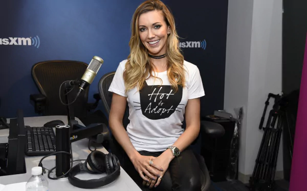 Celebrity Katie Cassidy HD Desktop Wallpaper | Background Image