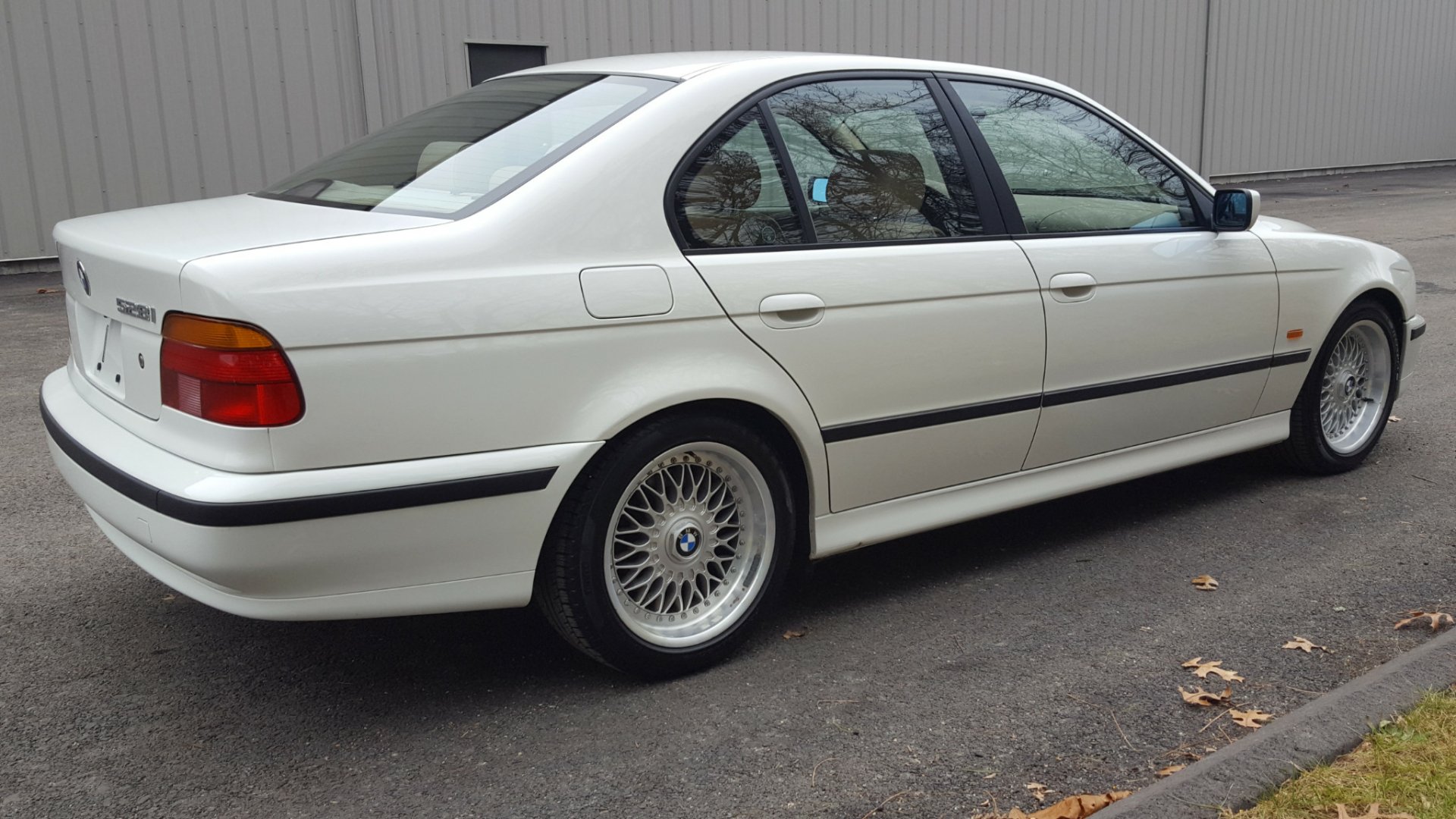 2000 BMW 528i