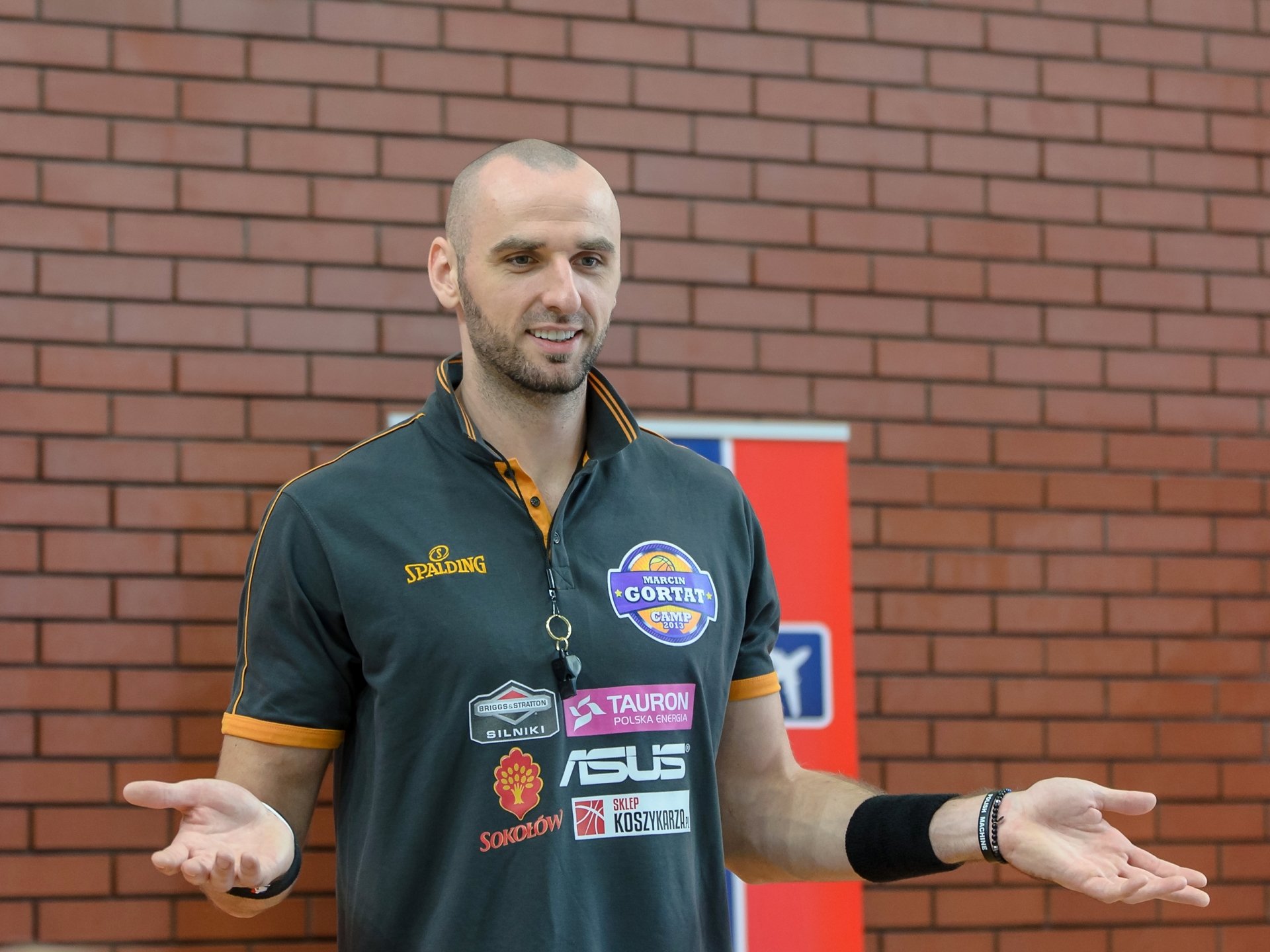 Download Marcin Gortat Sports HD Wallpaper