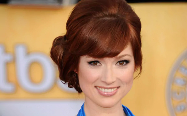 redhead actress Celebrity Ellie Kemper HD Desktop Wallpaper | Background Image
