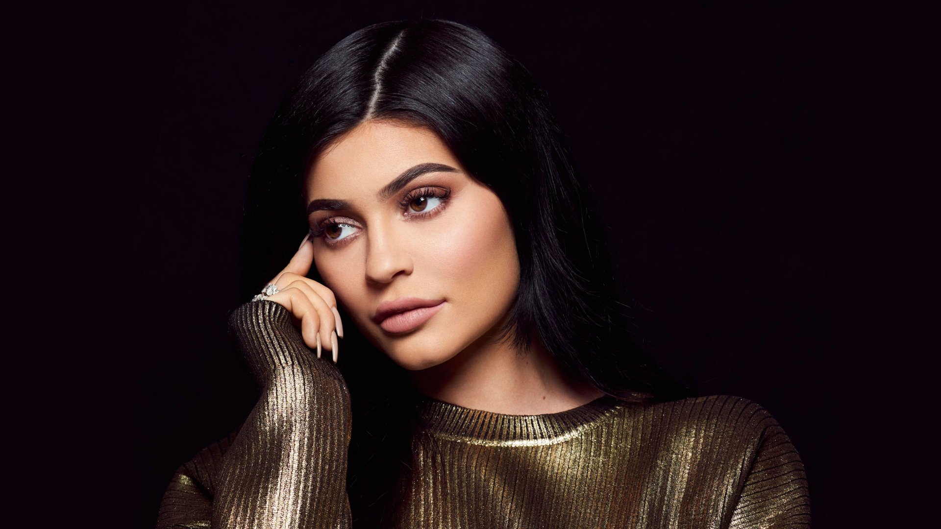 Download Black Hair Brown Eyes Model Celebrity Kylie Jenner 4k Ultra Hd