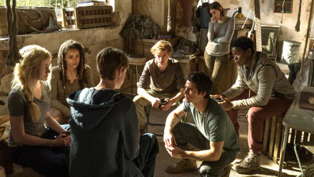 Thomas Brodie-Sangster Rosa Salazar Dylan O'Brien movie Maze Runner: The Death Cure HD Desktop Wallpaper | Background Image