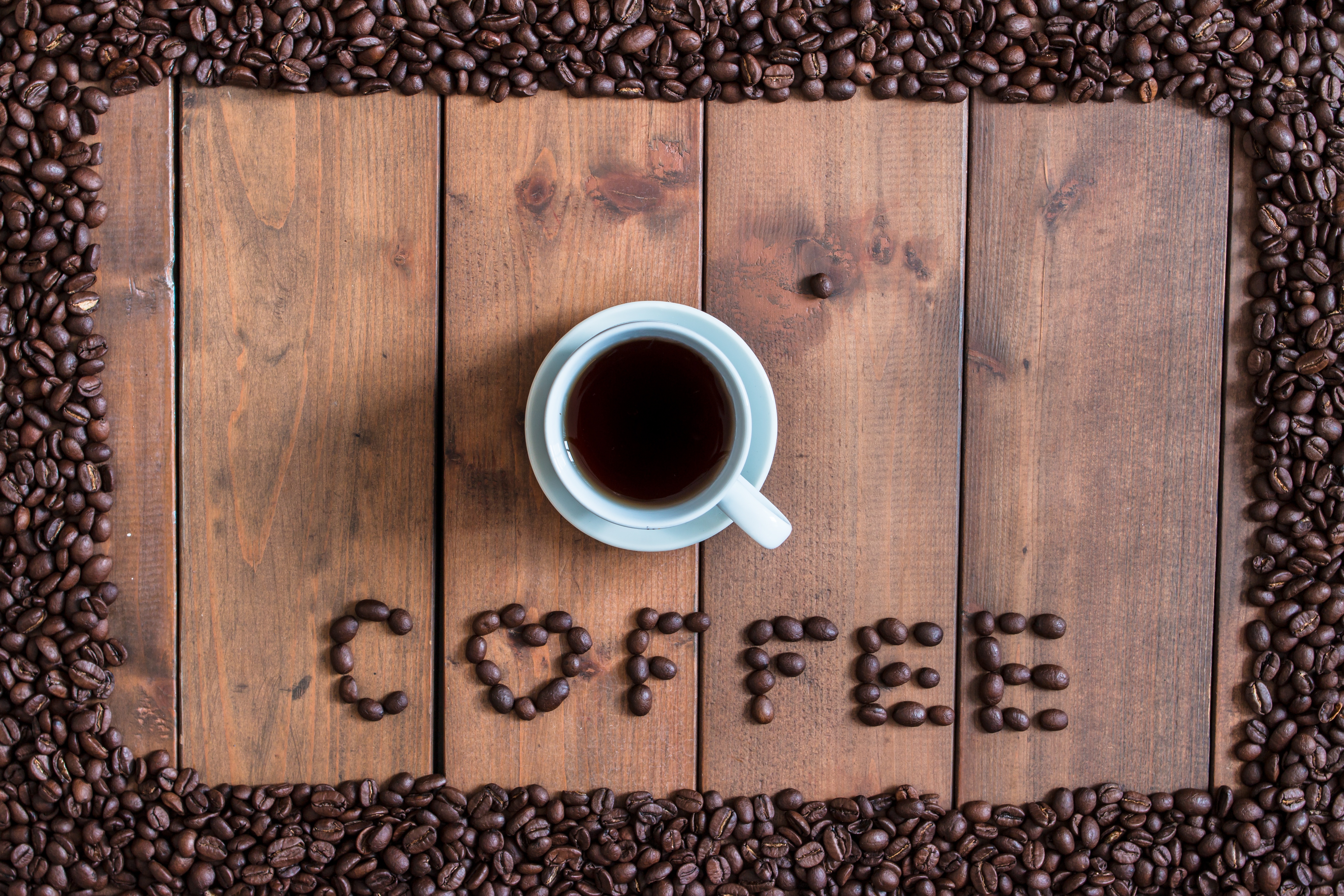 Переведи на английский кофе. Кофе на английском. Рамка кофе. Кофейные зерна кофе чашка сердечко. Зерна кофе по англ.