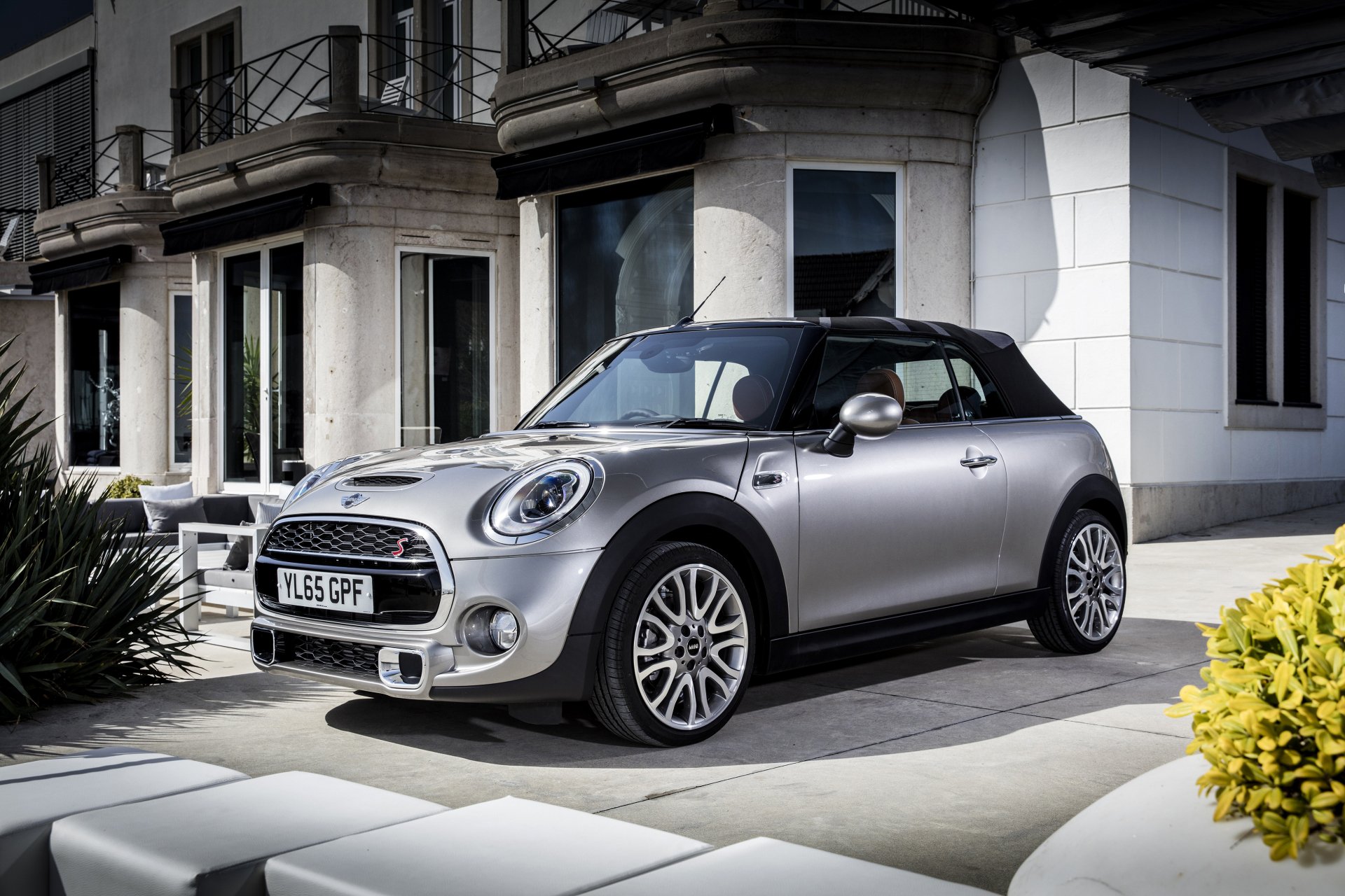 Download Compact Car Silver Car Car Mini Mini Cooper Vehicle Mini Cooper S 4k Ultra HD Wallpaper