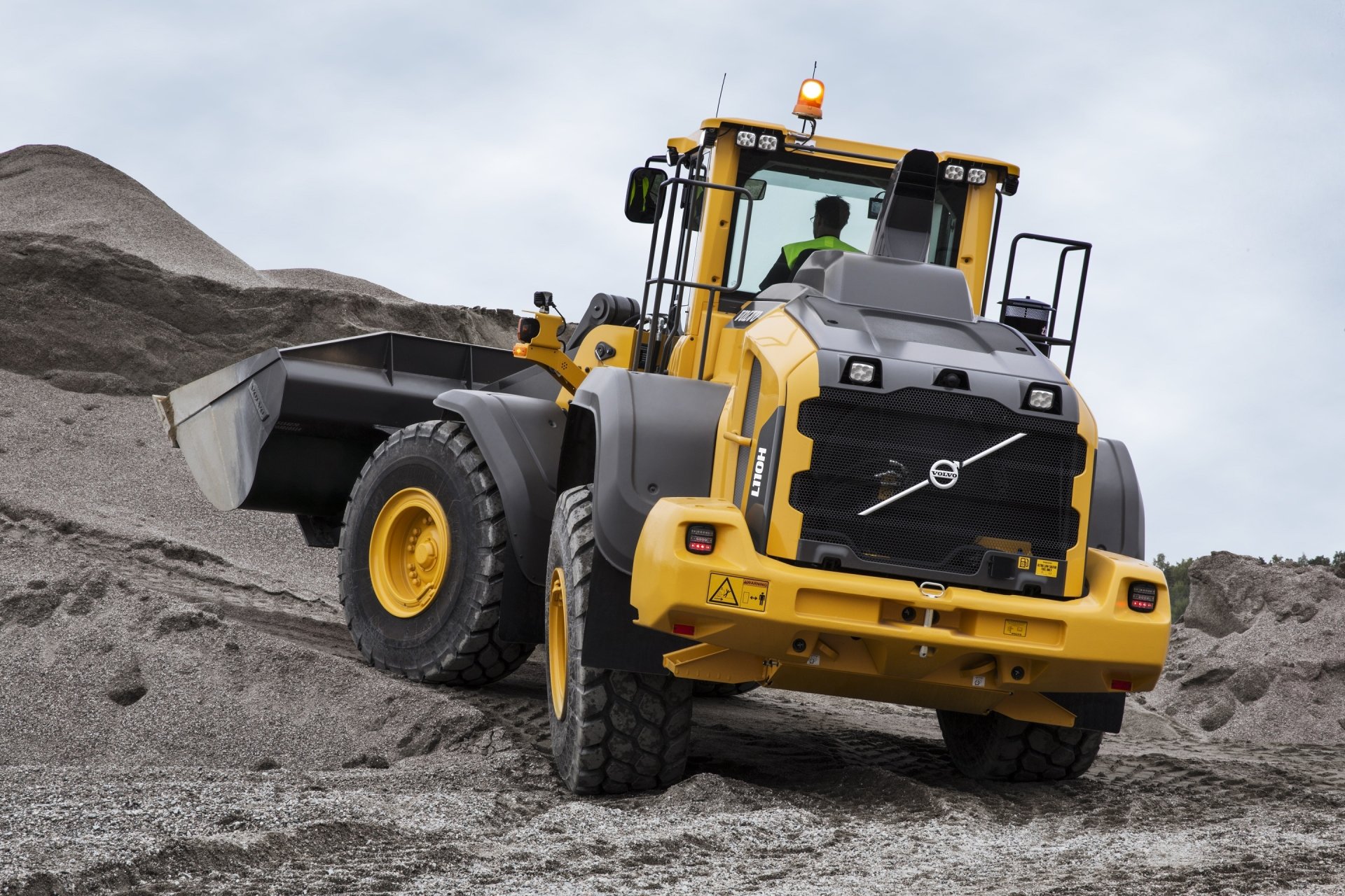 Download Volvo L110H Vehicle Wheel Loader HD Wallpaper