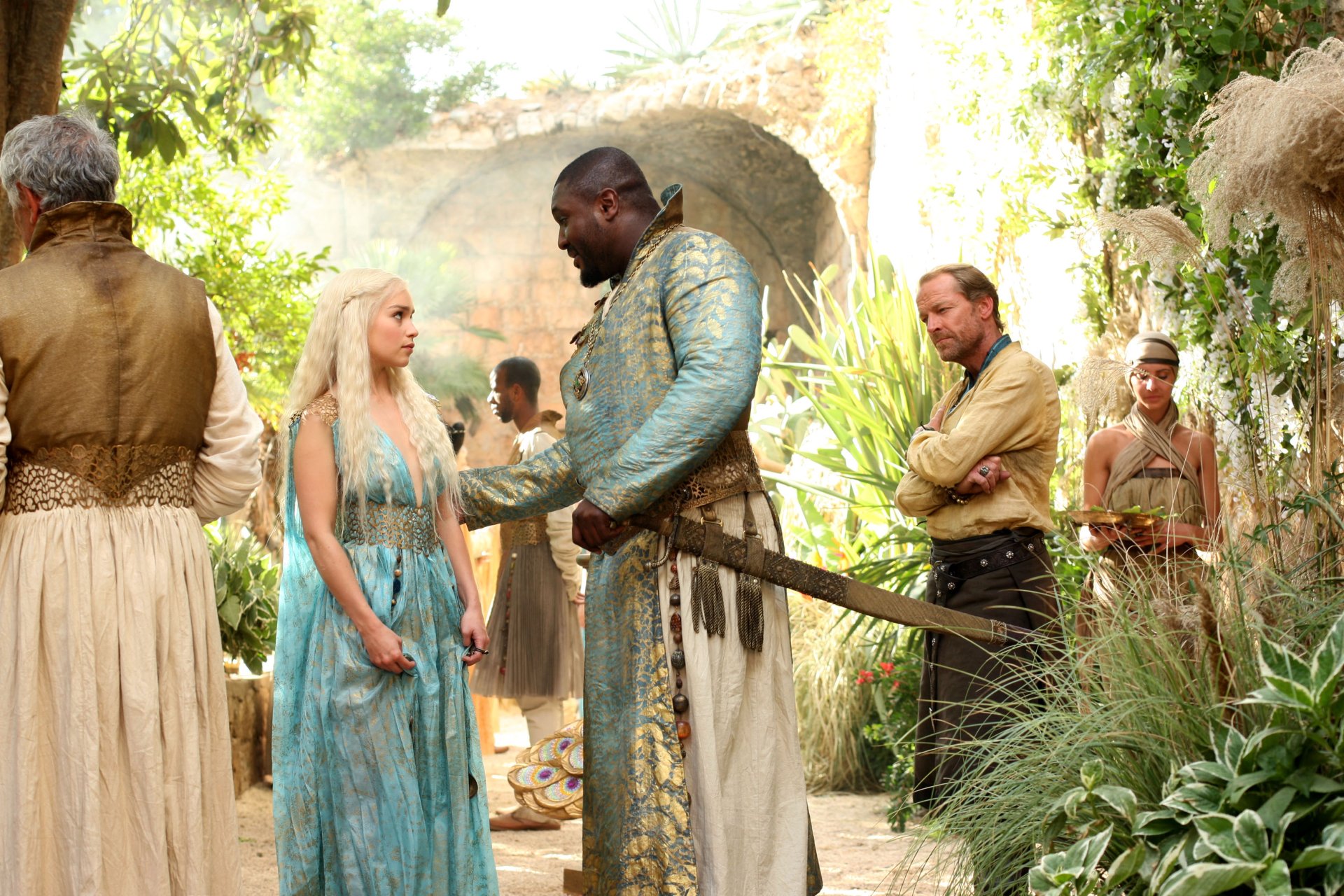 Download Iain Glen Nonso Anozie Emilia Clarke Xaro Xhoan Daxos Jorah Mormont Daenerys Targaryen TV Show Game Of Thrones HD Wallpaper