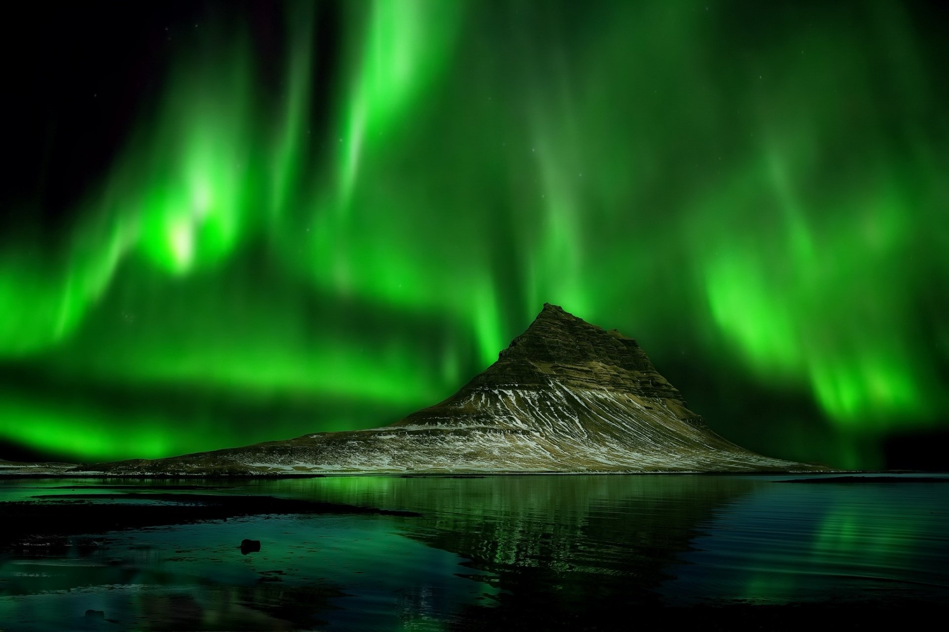 Nature Aurora Borealis HD Wallpaper