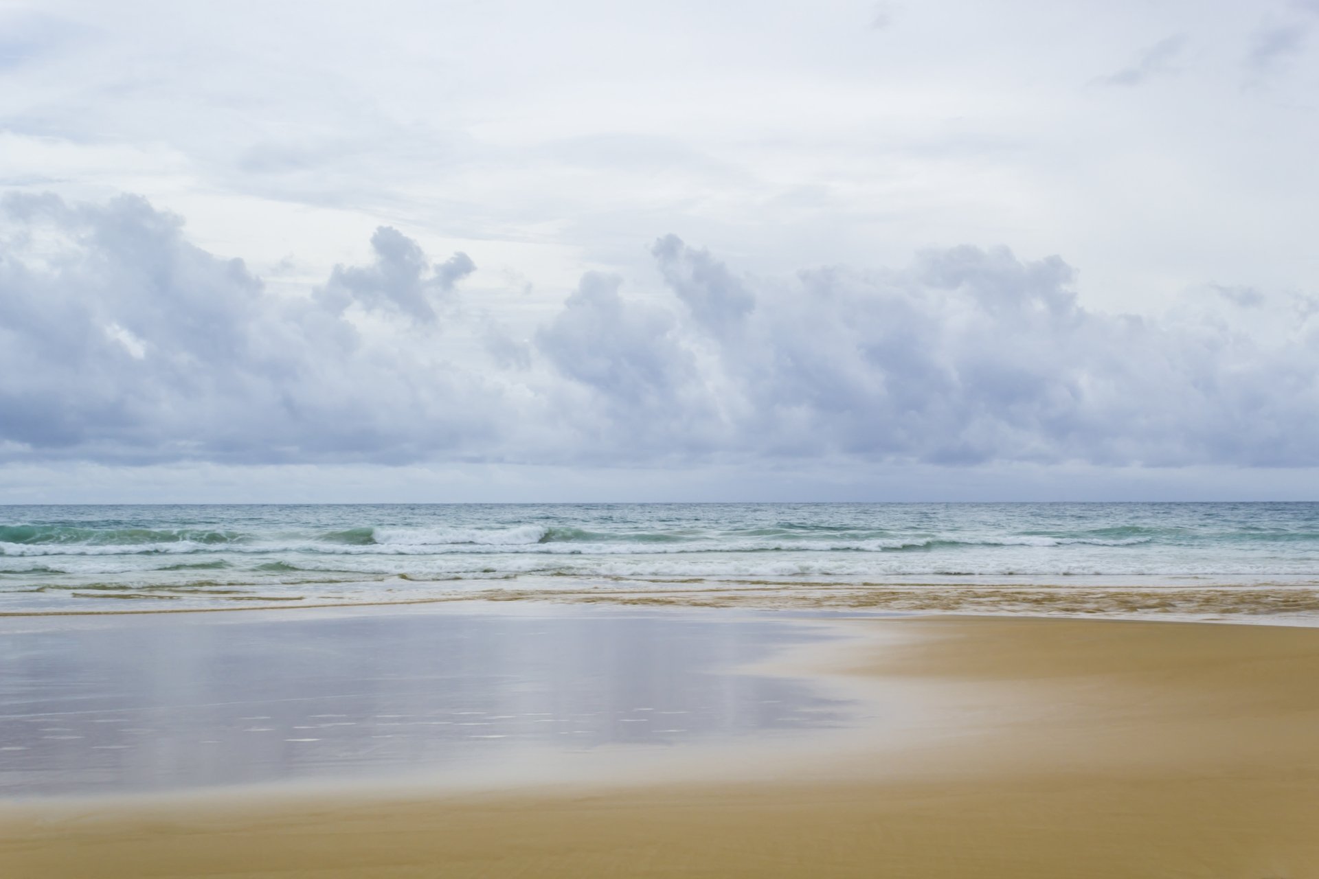 4K Ultra HD Ocean Horizon: Serene Clouds and Nature's Embrace ...