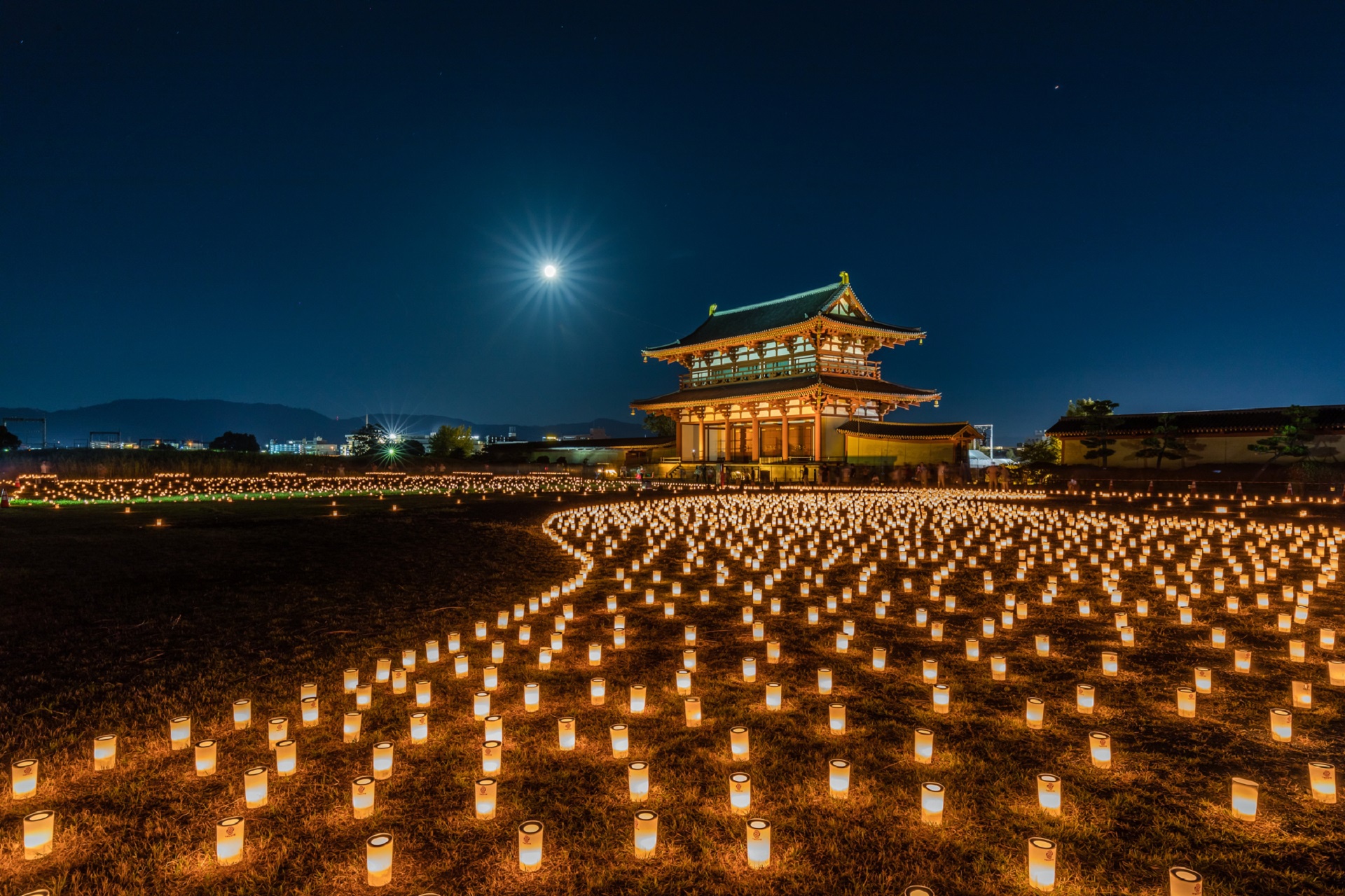 Oriental night. Город Нара Япония. Префектура Нара Япония. Парк Нара Япония. Храм 1001 Будды Киото.