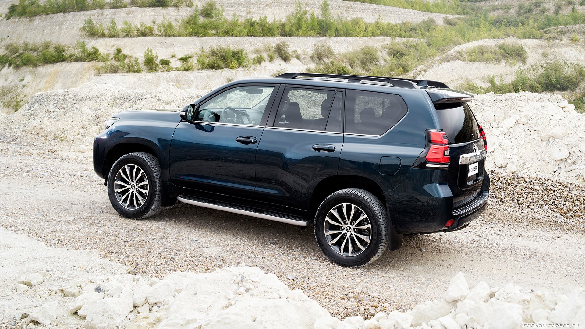 Download Vehicle Toyota Land Cruiser Prado HD Wallpaper