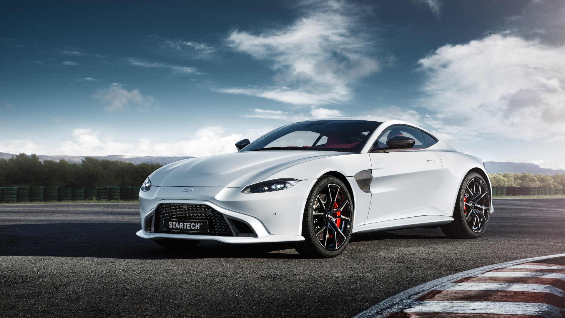 Download Supercar White Car Car Aston Martin Vehicle Aston Martin Vantage 4k Ultra HD Wallpaper